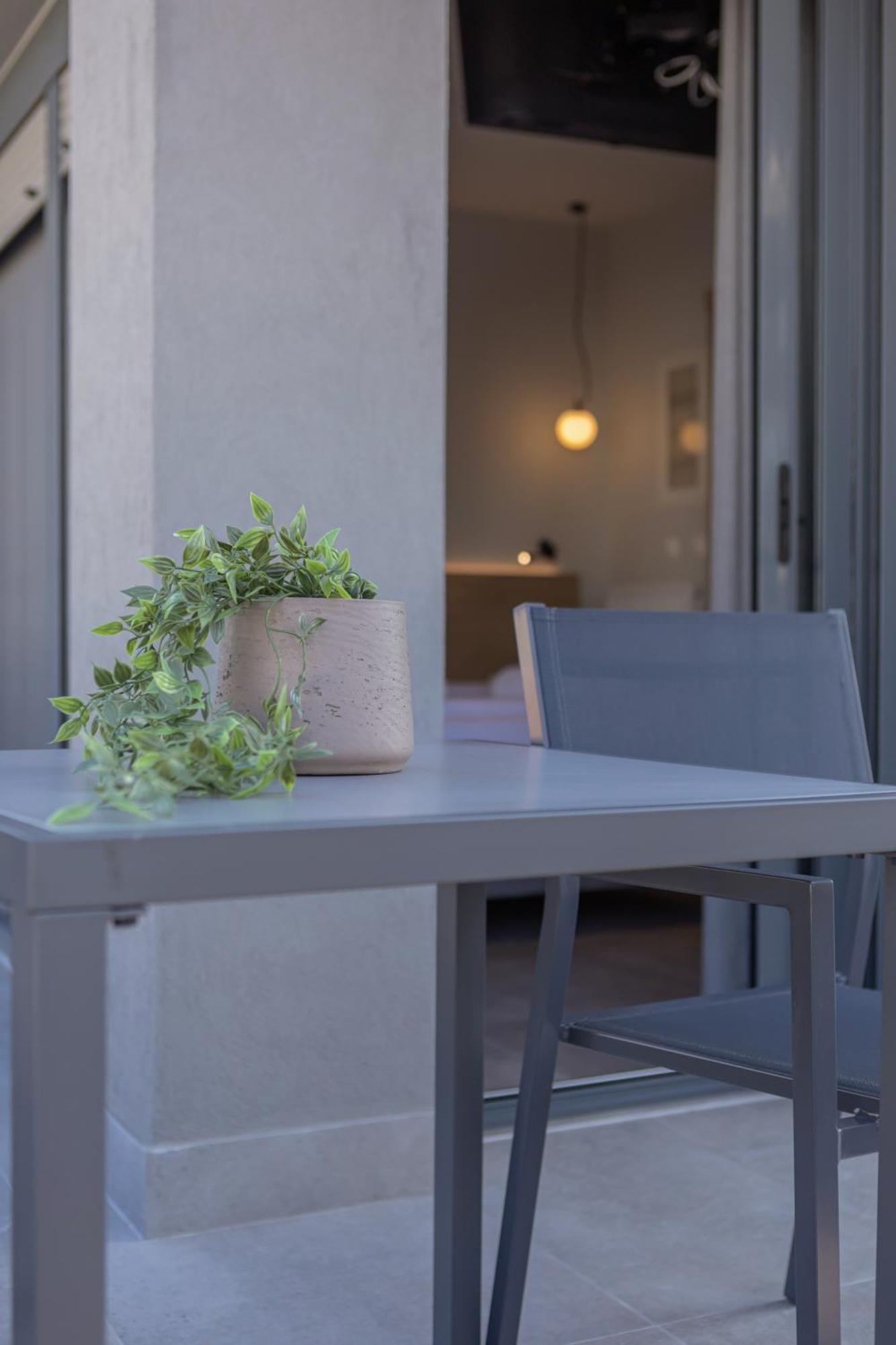 Aeson Premium Living Aparthotel Volos Exteriör bild