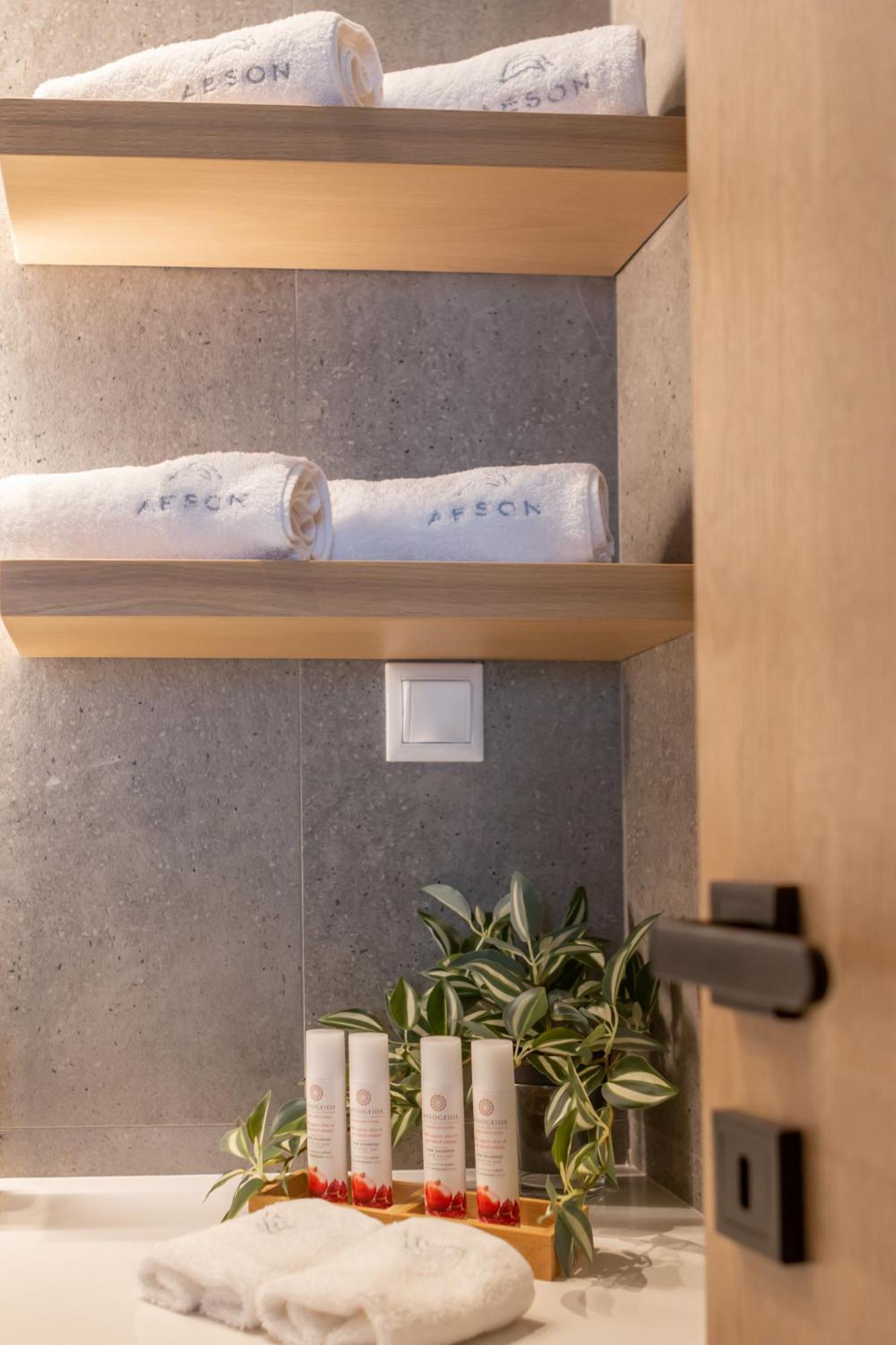 Aeson Premium Living Aparthotel Volos Exteriör bild