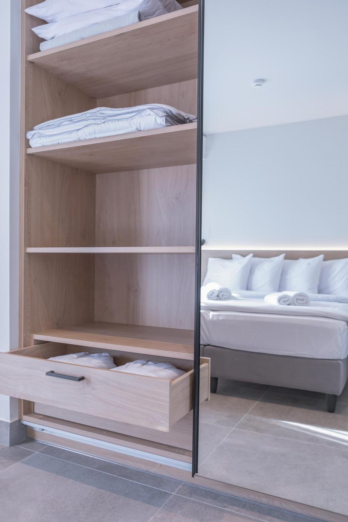 Aeson Premium Living Aparthotel Volos Exteriör bild