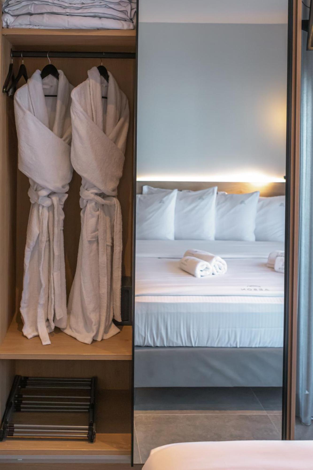 Aeson Premium Living Aparthotel Volos Exteriör bild
