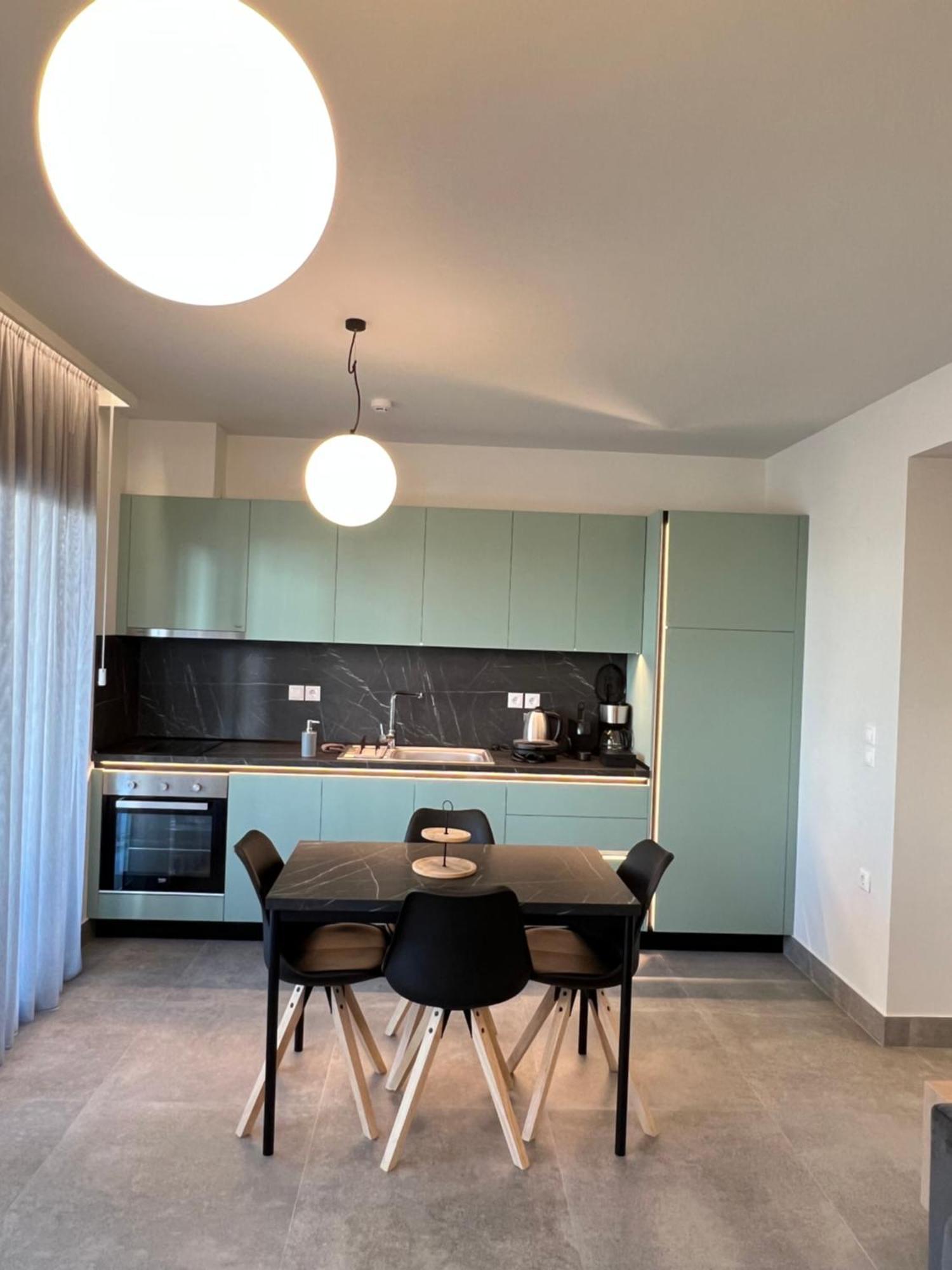 Aeson Premium Living Aparthotel Volos Exteriör bild