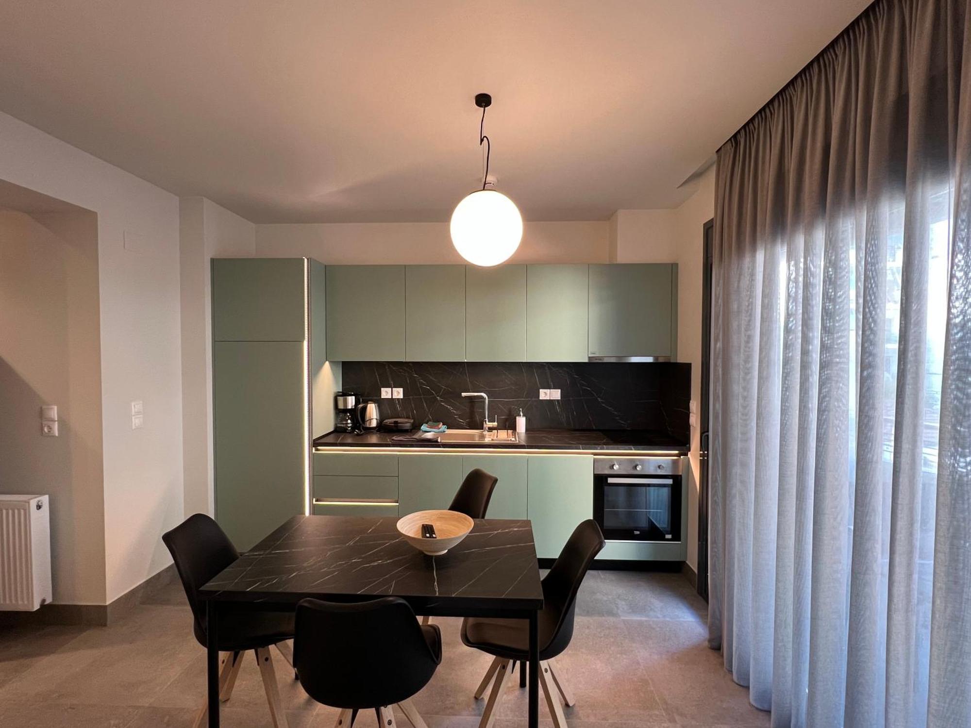 Aeson Premium Living Aparthotel Volos Exteriör bild